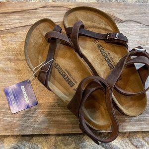 NEW WITH TAGS Birkenstock Yara Size 40 (US 9-9.5)